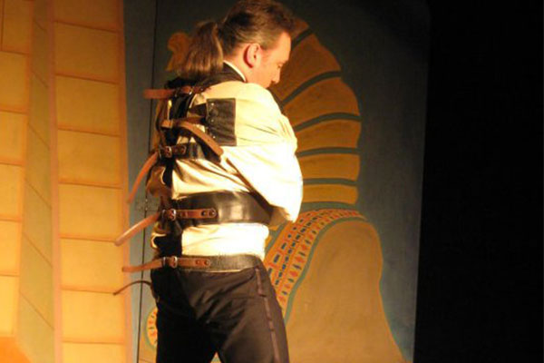 Escapologist Andrew Van Buren