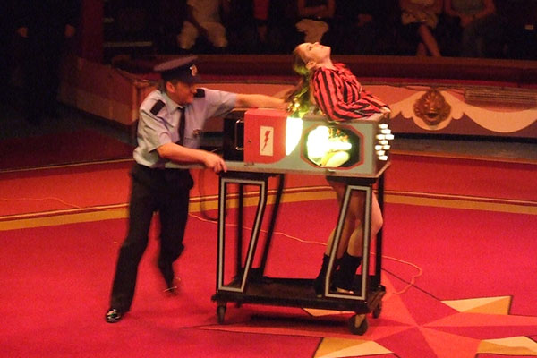 indoor shows Van Buren Fluorescent Light Tube Penetration illusion